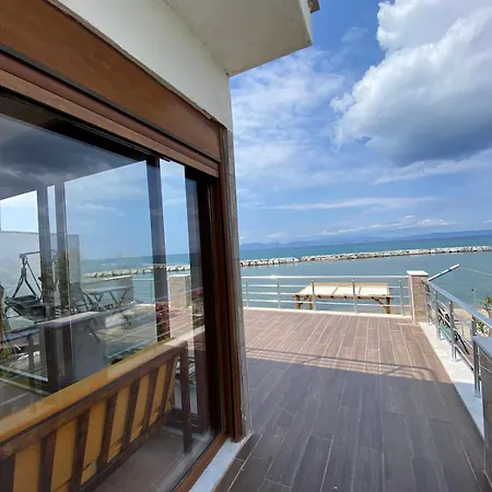 Casa de Férias Seafront Mansion Summer House In