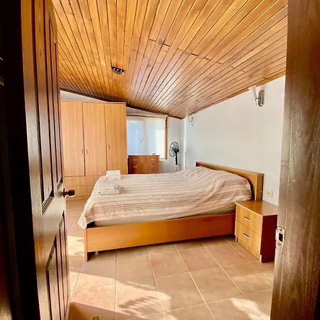 Seafront Mansion Summer House In Сasa de vacaciones *