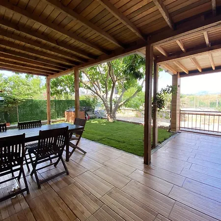 Seafront Mansion Summer House In Vakantiehuis