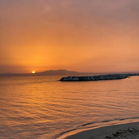 Vakantiehuis Seafront Mansion Summer House In