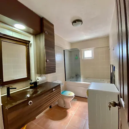 Seafront Mansion Summer House In Vakantiehuis *