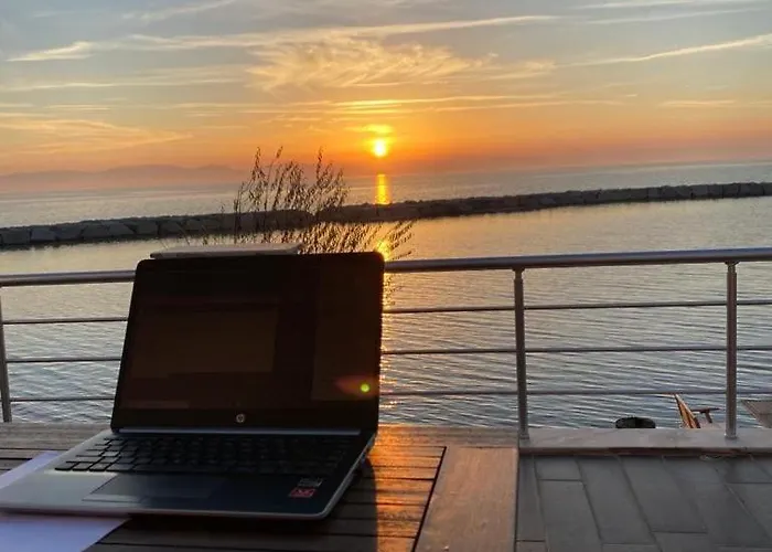 Seafront Mansion Summer House In Ferienhaus *