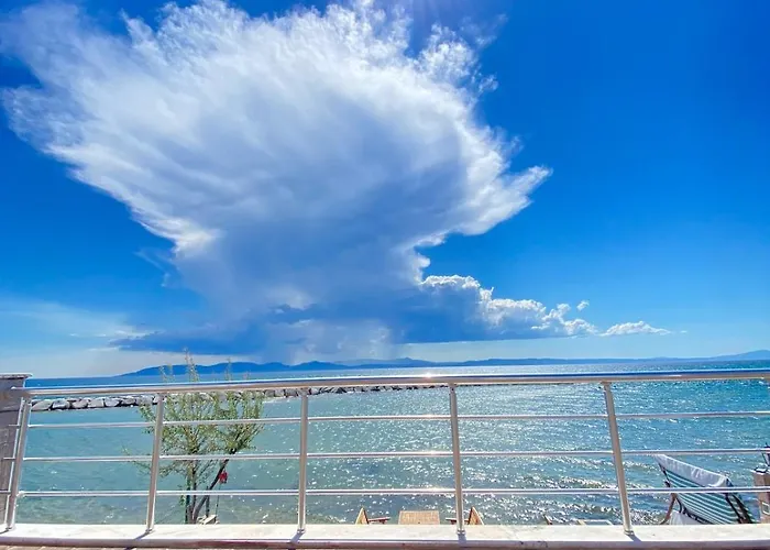 Seafront Mansion Summer House In Ferienhaus