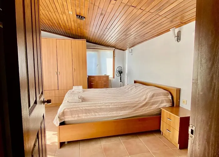 Seafront Mansion Summer House In Ferienhaus *