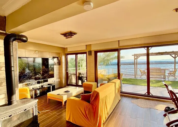 Seafront Mansion Summer House In Ferienhaus