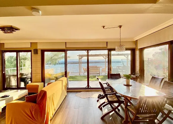 Seafront Mansion Summer House In Ayvalı