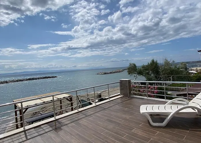 Seafront Mansion Summer House In Ferienhaus