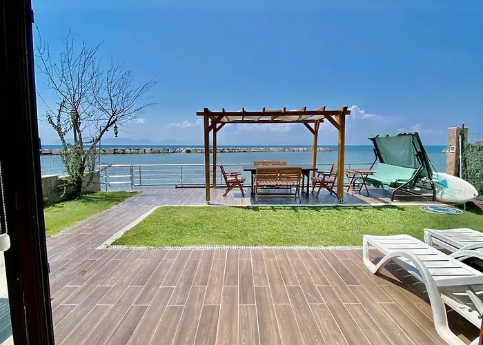 Seafront Mansion Summer House In